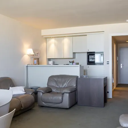 Lecomte - The Shoreline Pearl 186 * Ostend